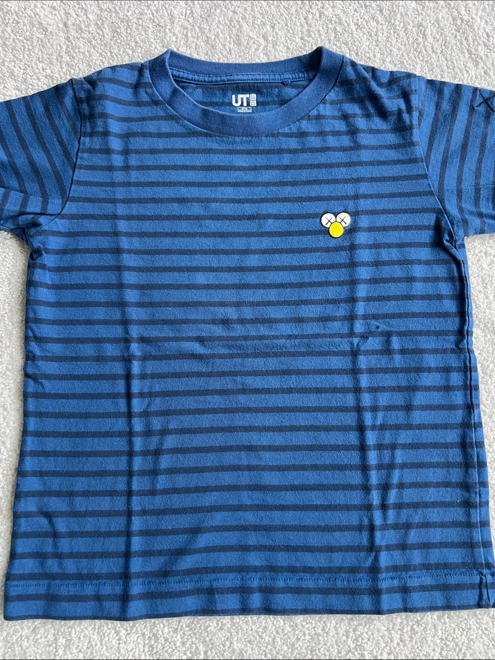 Uniqlo x KAWS Blue Striped Kids Tee with Yellow - size 5-6 years